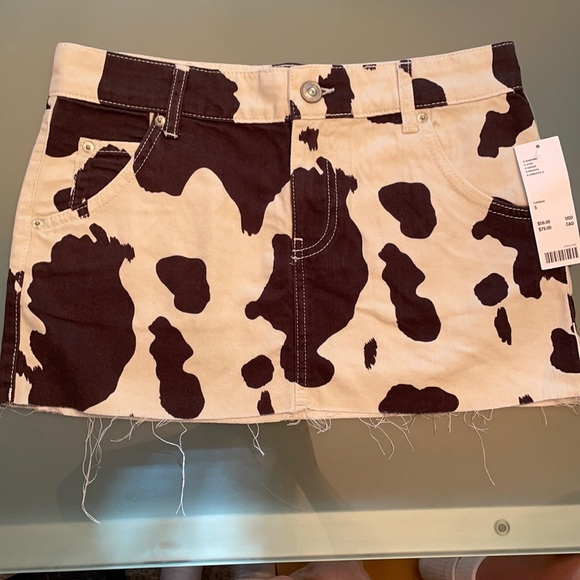 Urban Outfitters Dresses & Skirts - Urban outfitters cow print denim skirt